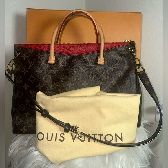 Louis Vuitton Pallas MM Monogram - Picture 2 of 16